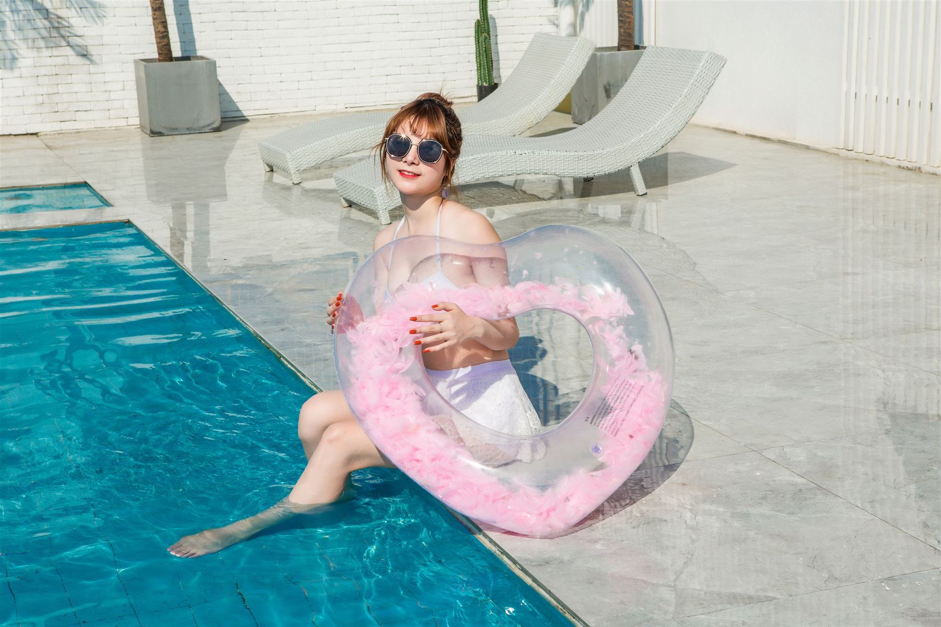 ANASA™ Heart-Shaped Feather Pool Float